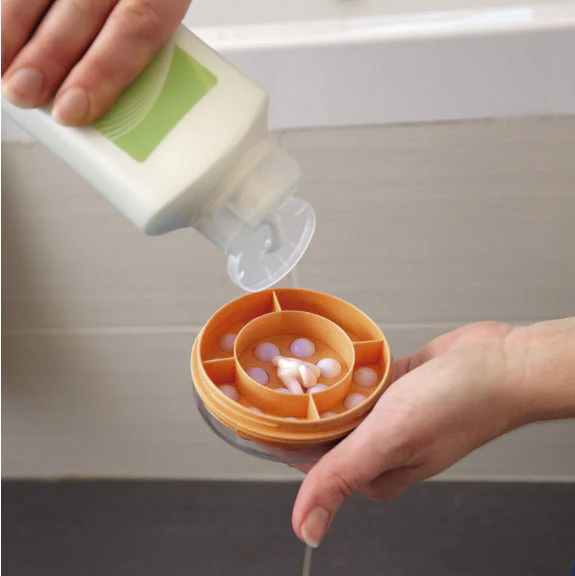 Cremeanwender mit Massager | Waschbar - Image 3
